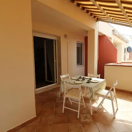 Con Terrazza, Vicino Al Mare